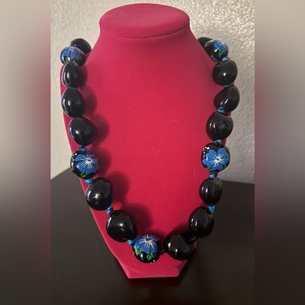 Hawaiian Kukui Nut Lei Necklace Blue Floral Black Bead Tropical 36” - Picture 2 of 3